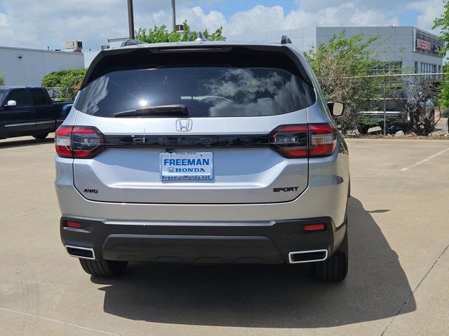 Used 2025 Honda Pilot Sport image 6