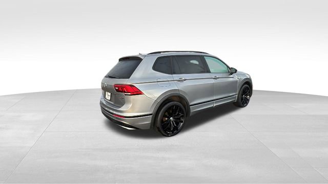 Used 2021 Volkswagen Tiguan SE R-Line image 31
