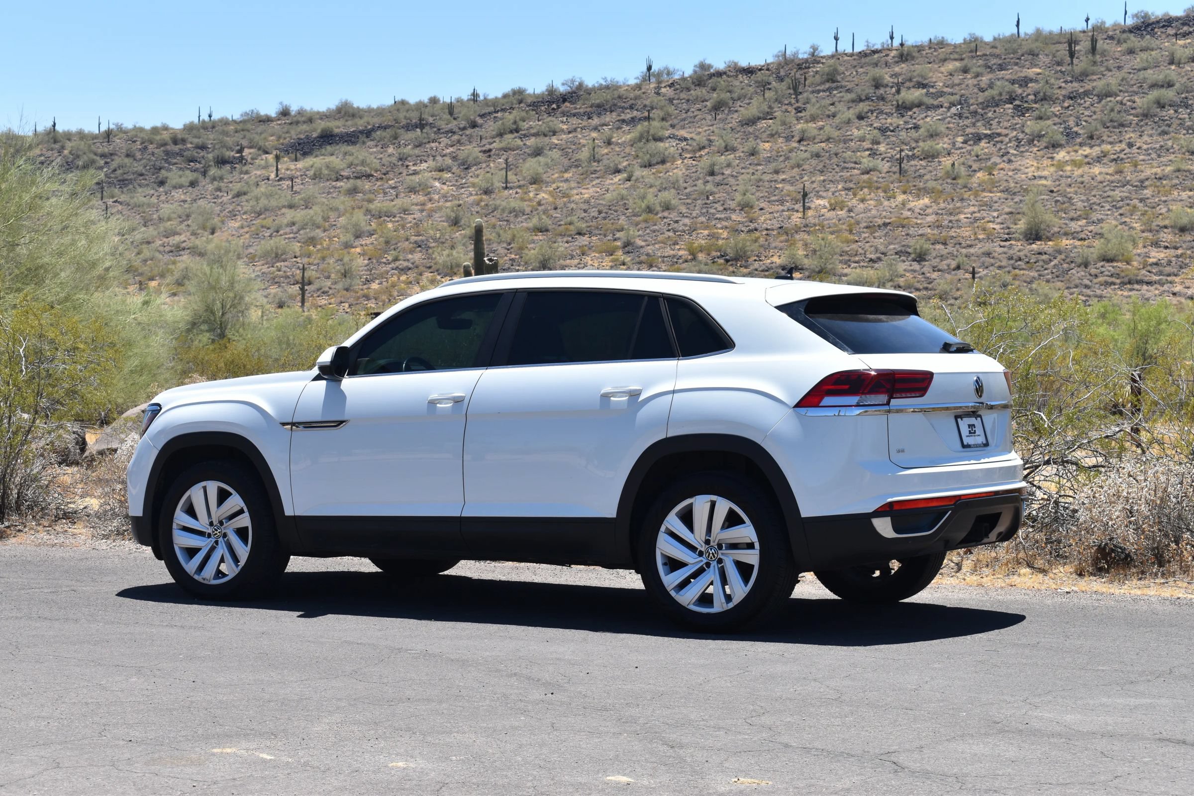 Used 2020 Volkswagen Atlas Cross Sport SE w/ Panoramic Sunroof Package AWD/4WD image 4