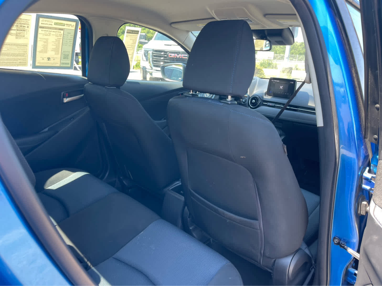 Used 2019 Toyota Yaris LE FWD image 24