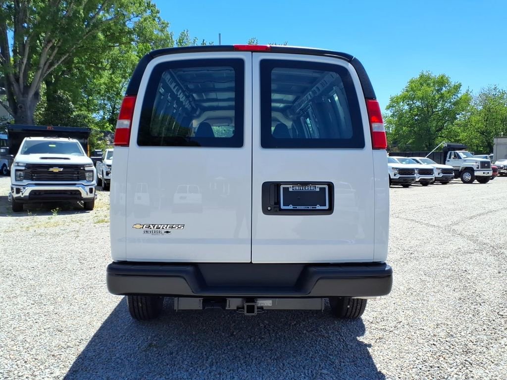 New 2026 Chevrolet Express 2500 Extended RWD image 6