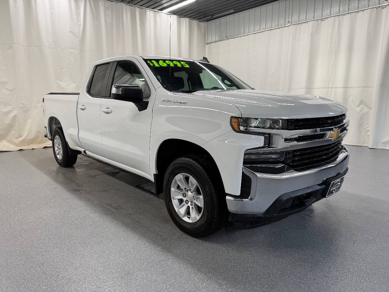 Used 2021 Chevrolet Silverado 1500 LT AWD/4WD image 3