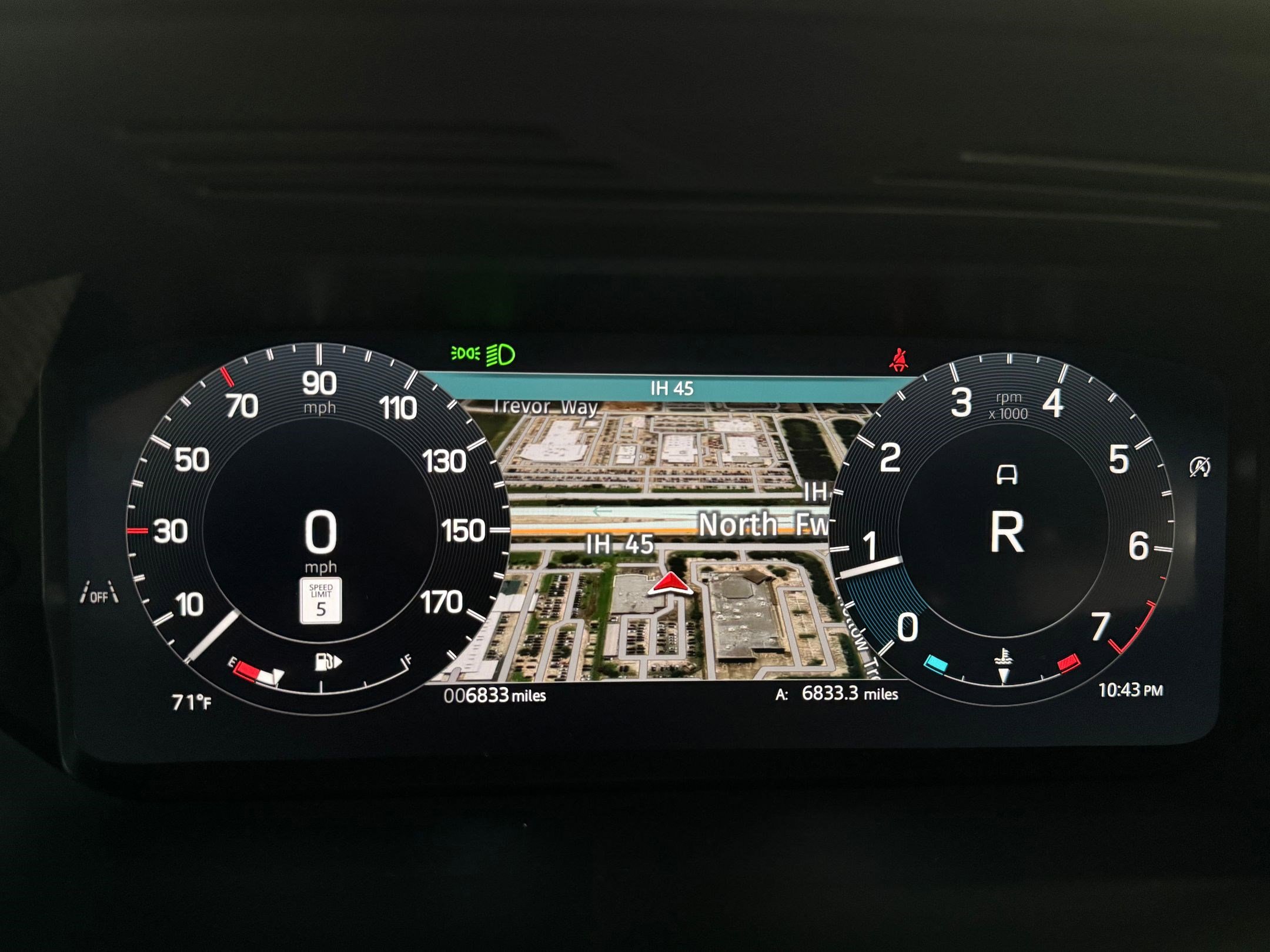 Certified 2025 Land Rover Discovery Sport Dynamic SE image 17