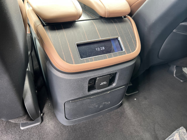 New 2027 Lincoln Navigator L Black Label AWD/4WD image 25