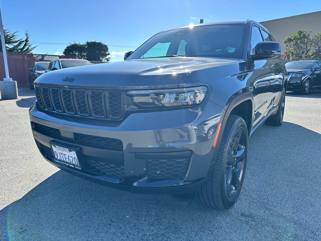 Used 2023 Jeep Grand Cherokee L Altitude AWD/4WD image 4