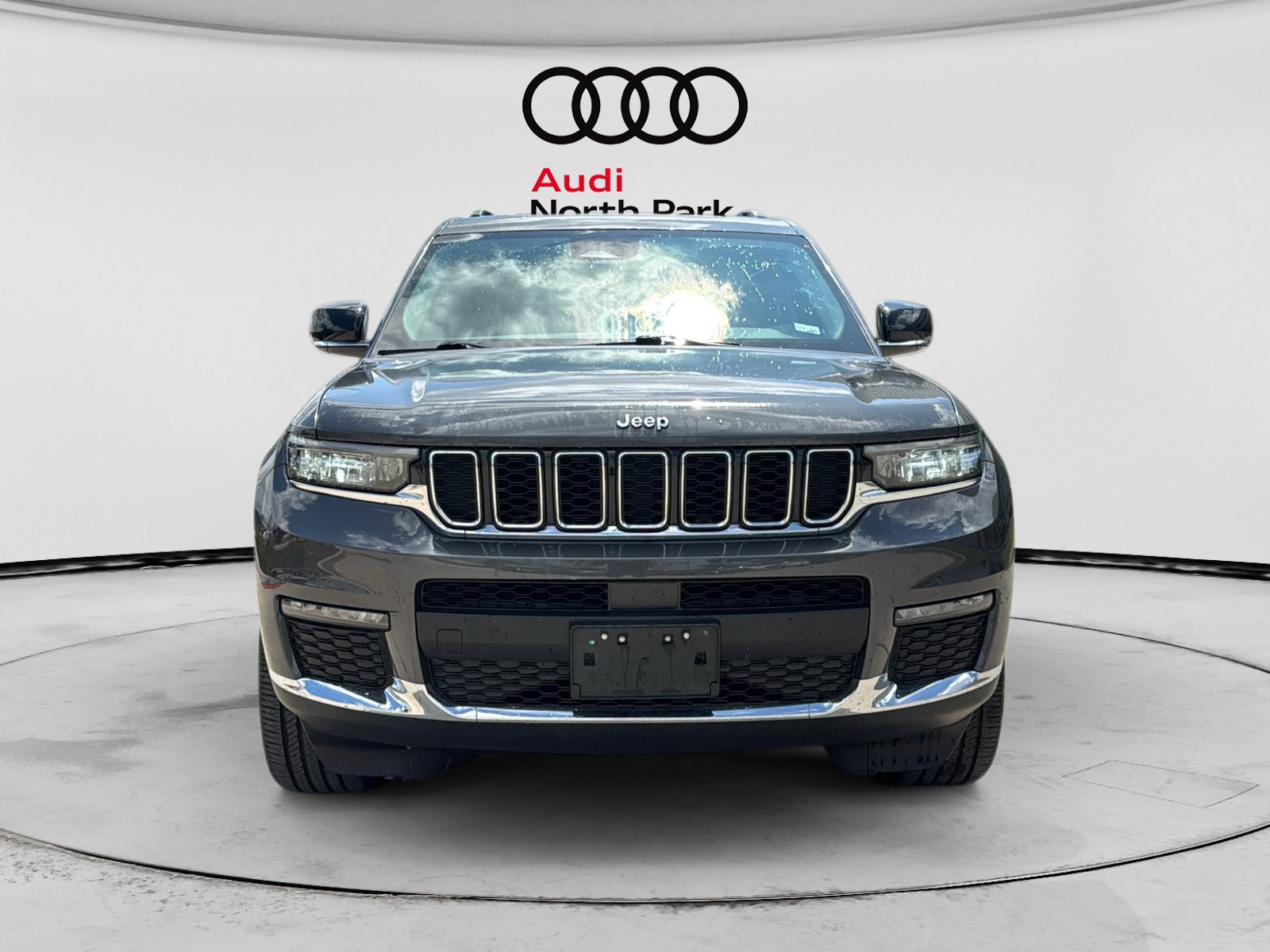 Used 2021 Jeep Grand Cherokee L Limited AWD/4WD image 2