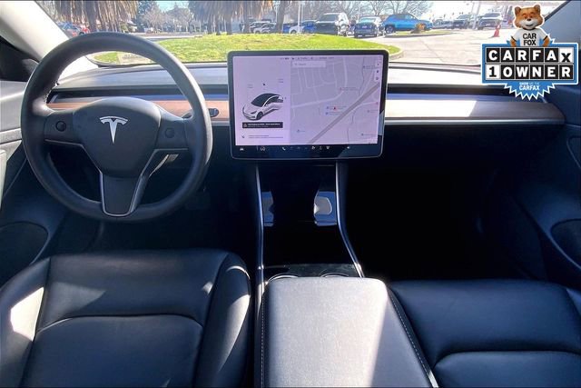 Used 2020 Tesla Model 3 Standard Range Plus image 14