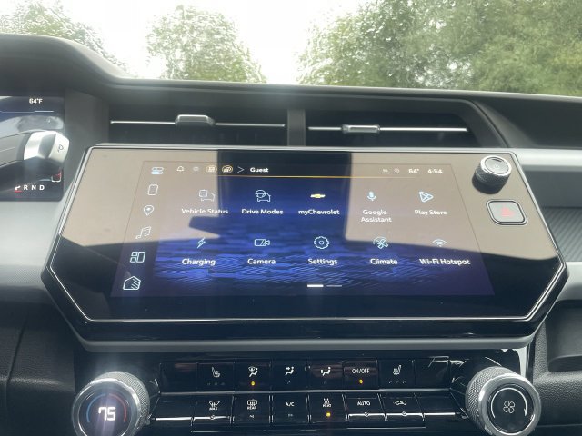 New 2027 Chevrolet Bolt LT w/ Comfort Package FWD image 16
