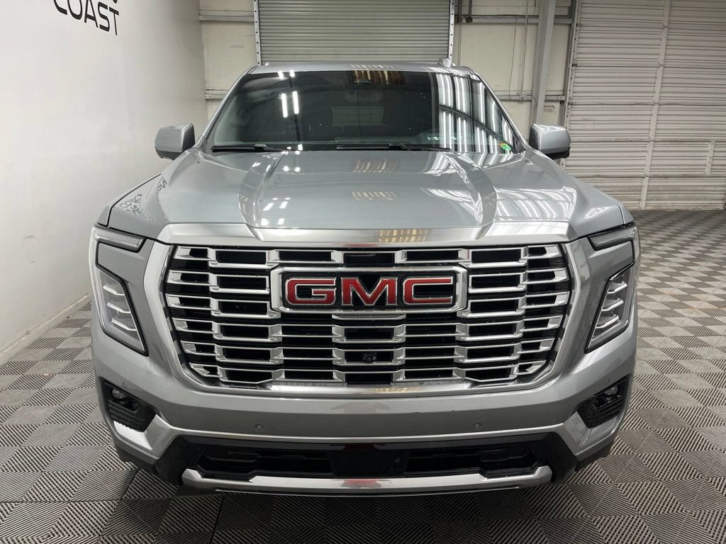 Used 2026 GMC Yukon XL Denali w/ Denali Reserve Package AWD/4WD image 4