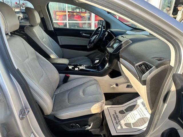 Used 2016 Ford Edge Titanium w/ Technology Package image 7