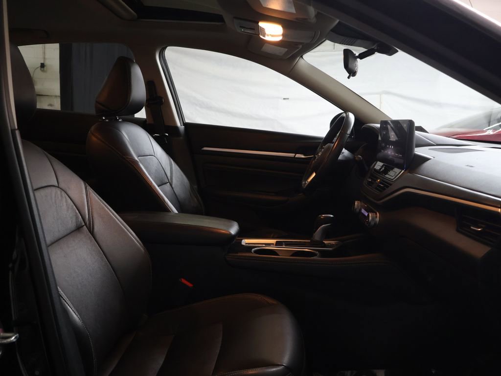 Used 2023 Nissan Altima 2.5 SL image 9