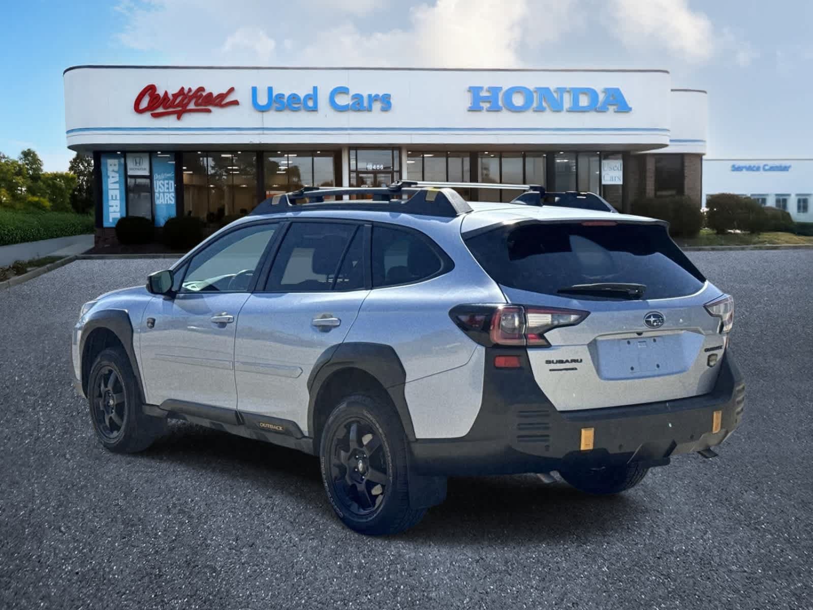 Used 2023 Subaru Outback Wilderness AWD/4WD image 3