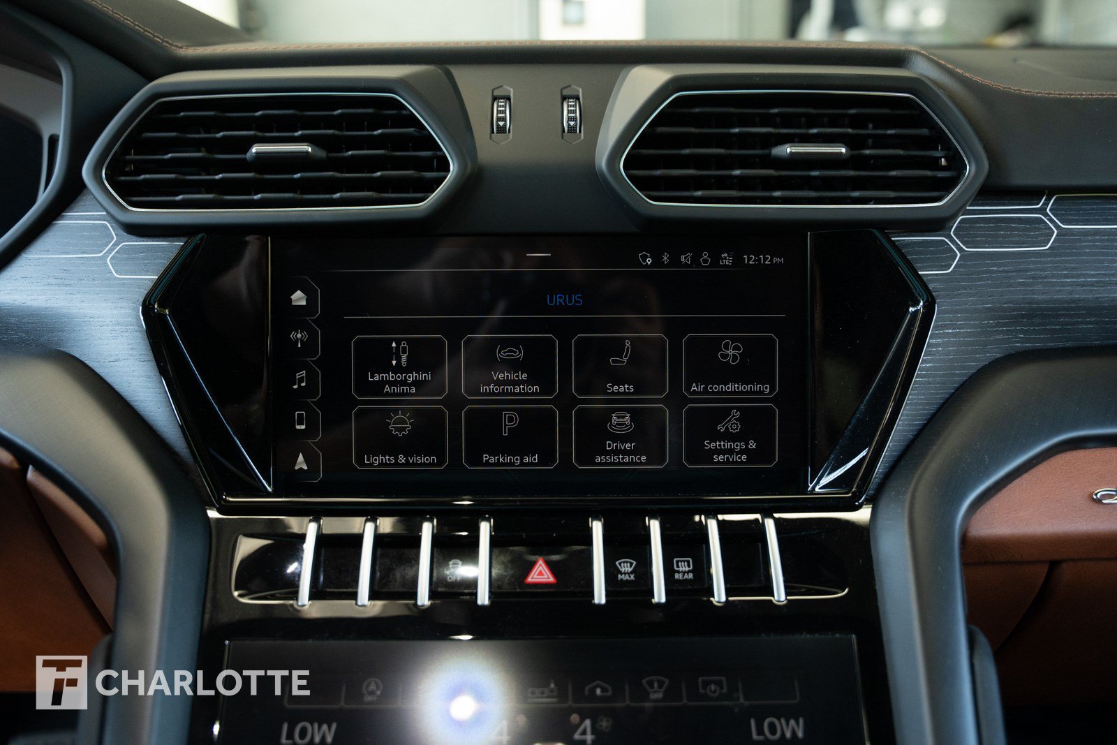Used 2021 Lamborghini Urus AWD/4WD image 24