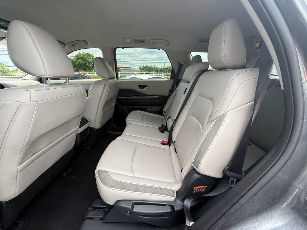 Used 2023 Nissan Pathfinder SL FWD image 19