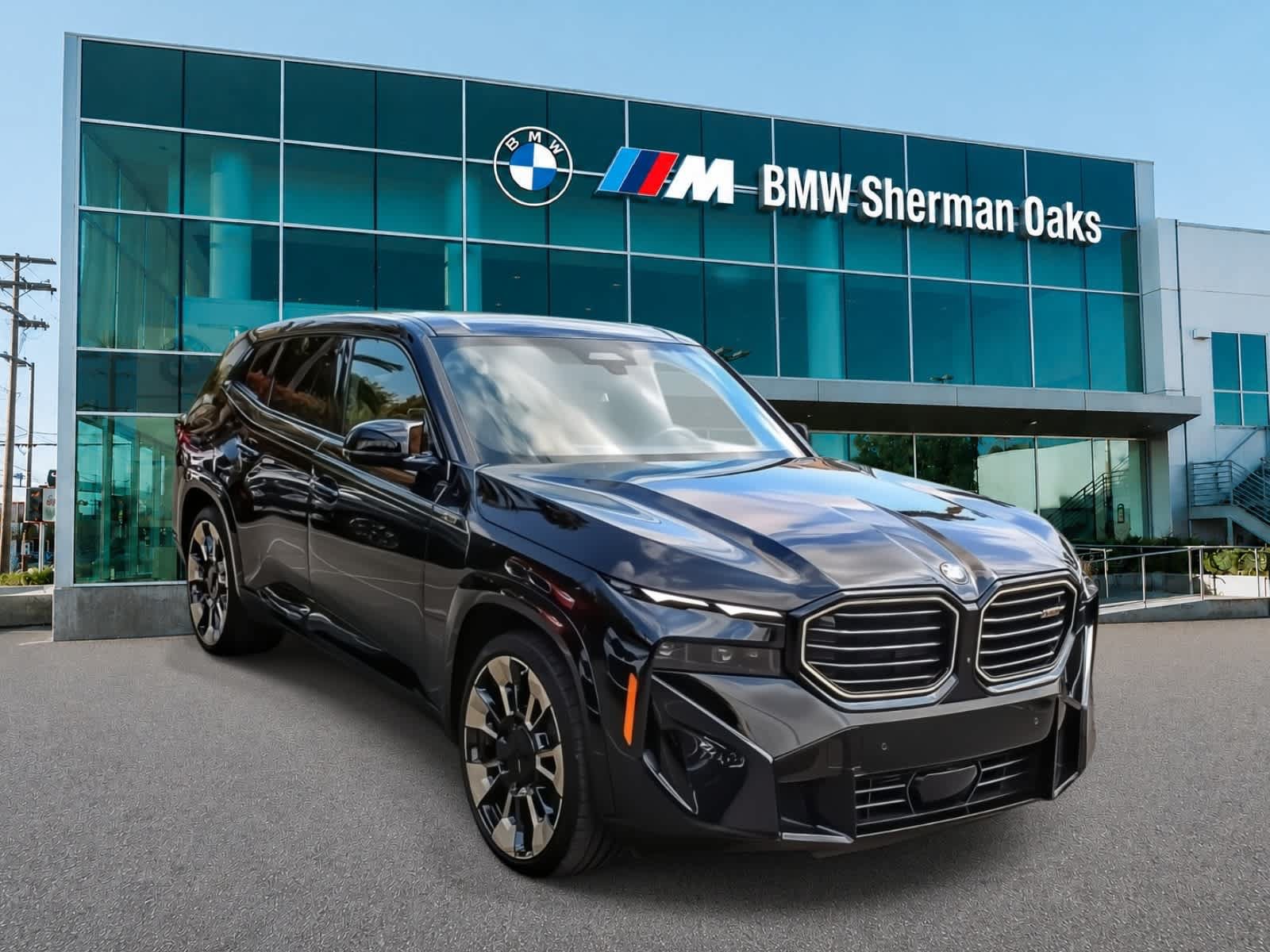 Certified 2023 BMW XM AWD/4WD image 3