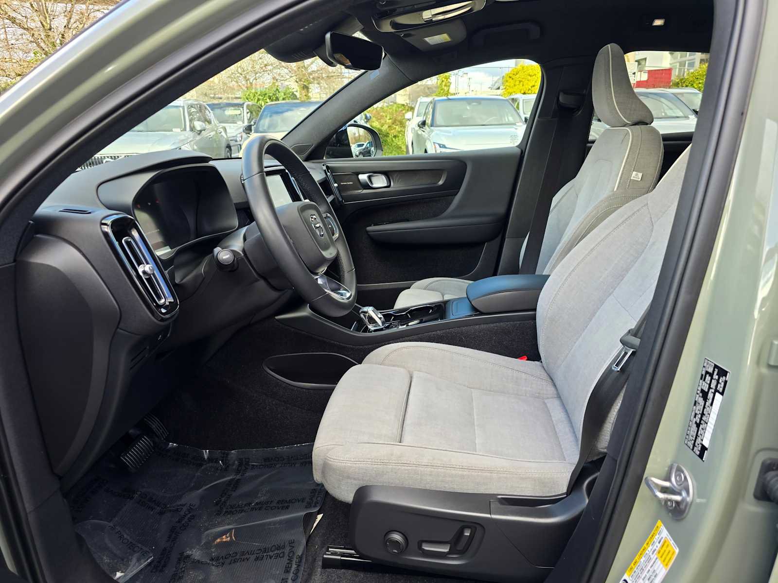 Used 2023 Volvo C40 P8 Recharge Ultimate image 20