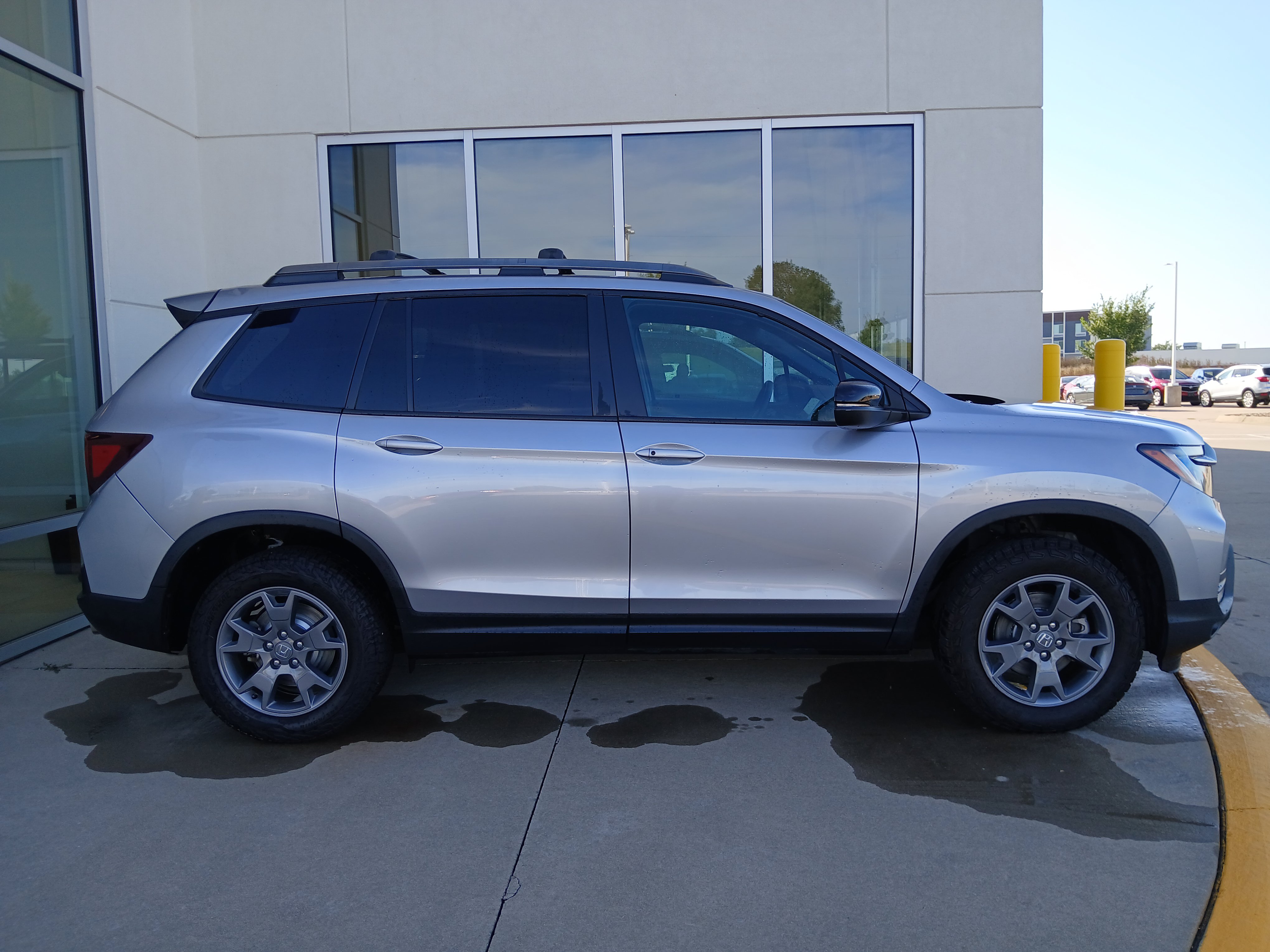 Used 2025 Honda Passport TrailSport image 5
