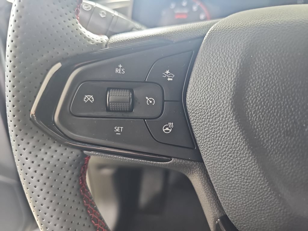 Certified 2024 Chevrolet Trax RS w/ Driver Confidence Package FWD image 21