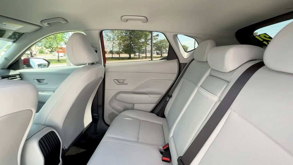 Certified 2025 Hyundai Kona SE image 35