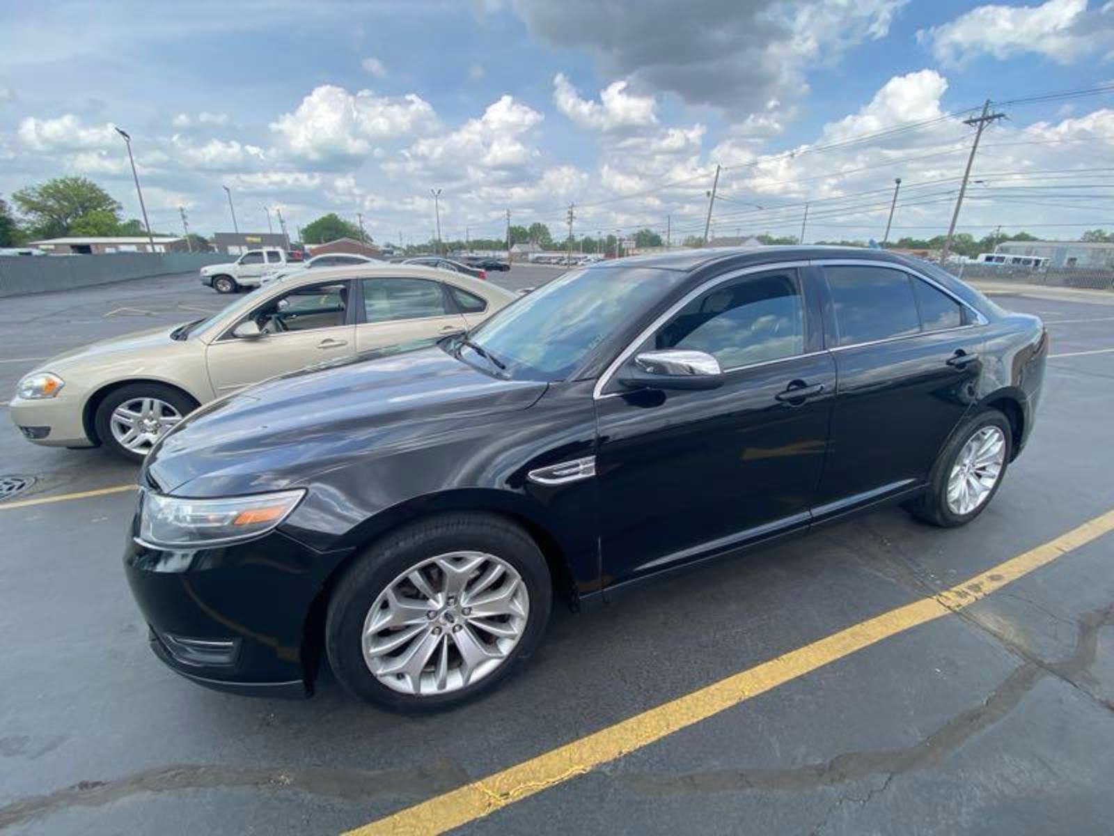 Used 2018 Ford Taurus Limited FWD image 6