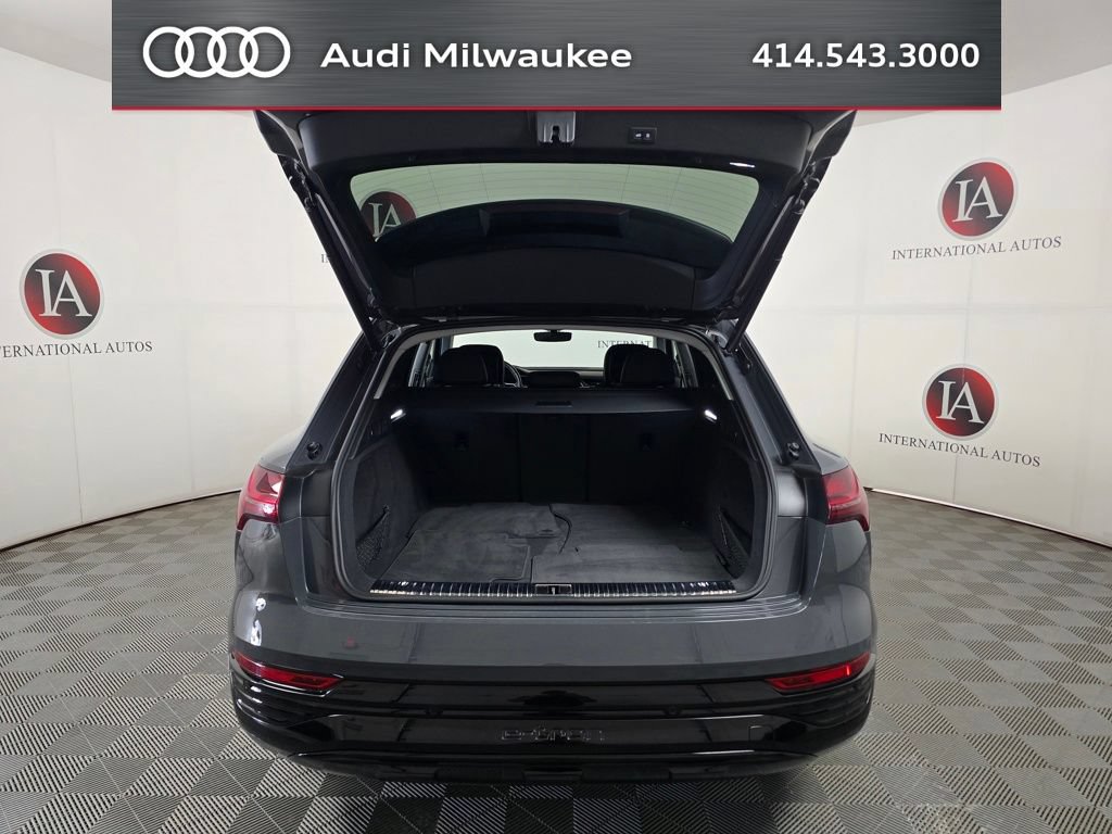 Used 2024 Audi Q8 e-tron Prestige w/ Prestige Package AWD/4WD image 9