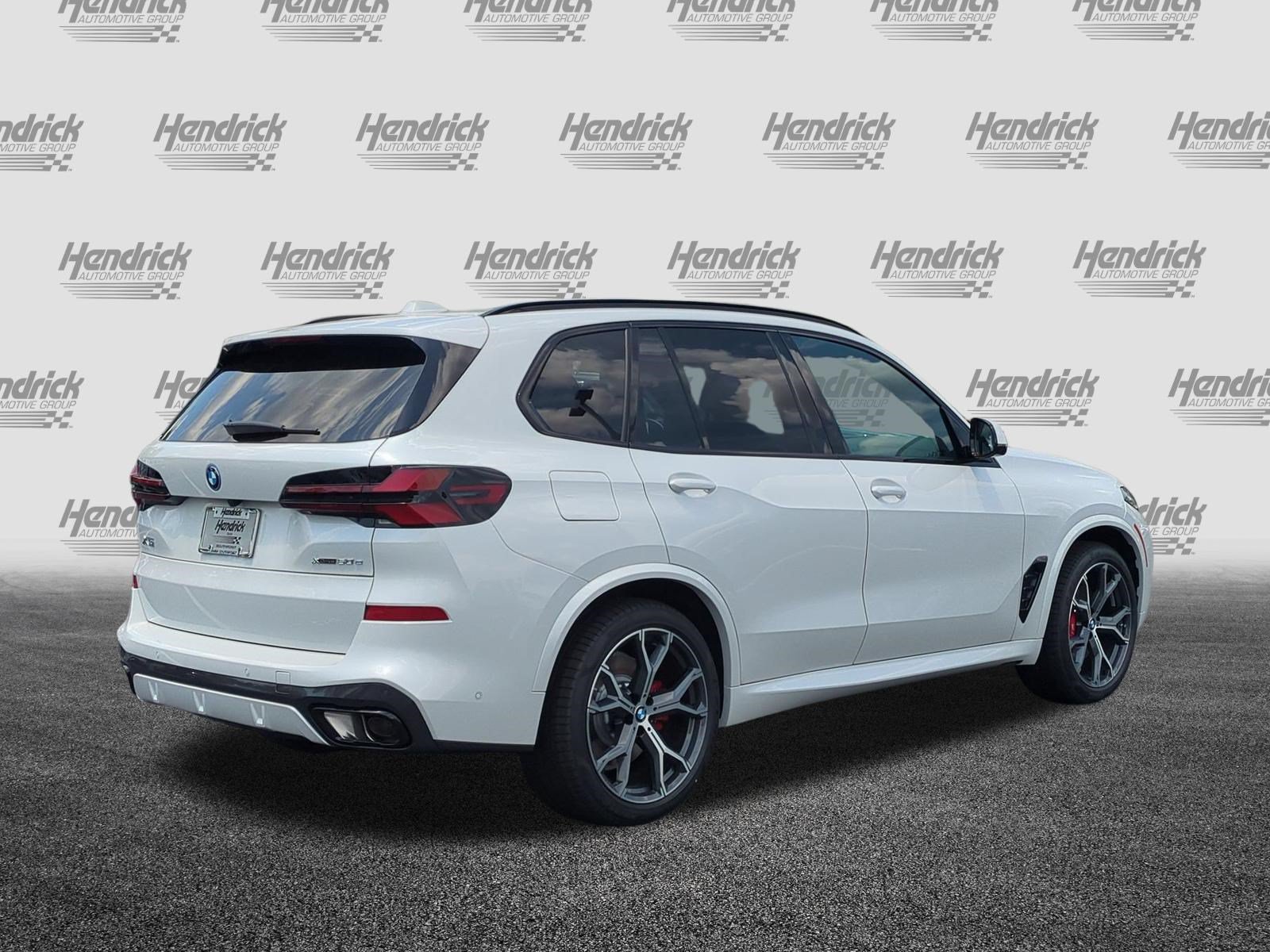 New 2026 BMW X5 xDrive50e w/ M Sport Package AWD/4WD image 10