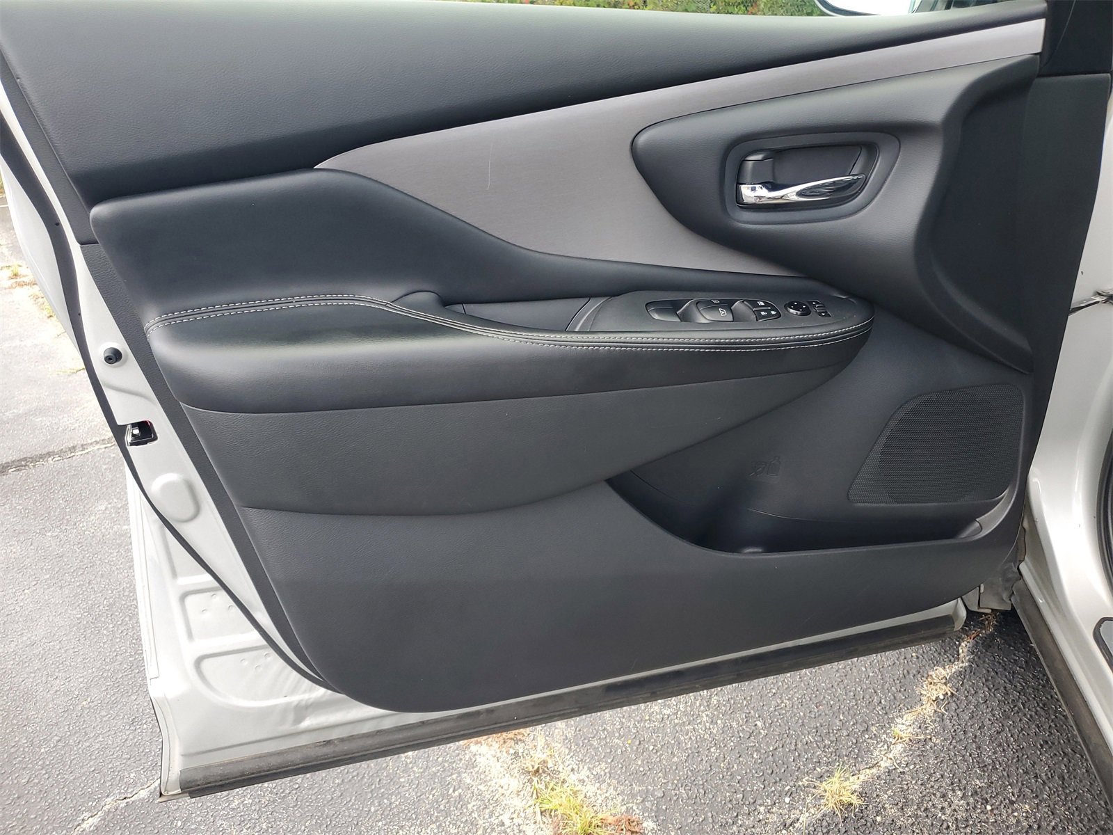 Used 2023 Nissan Murano SV image 8