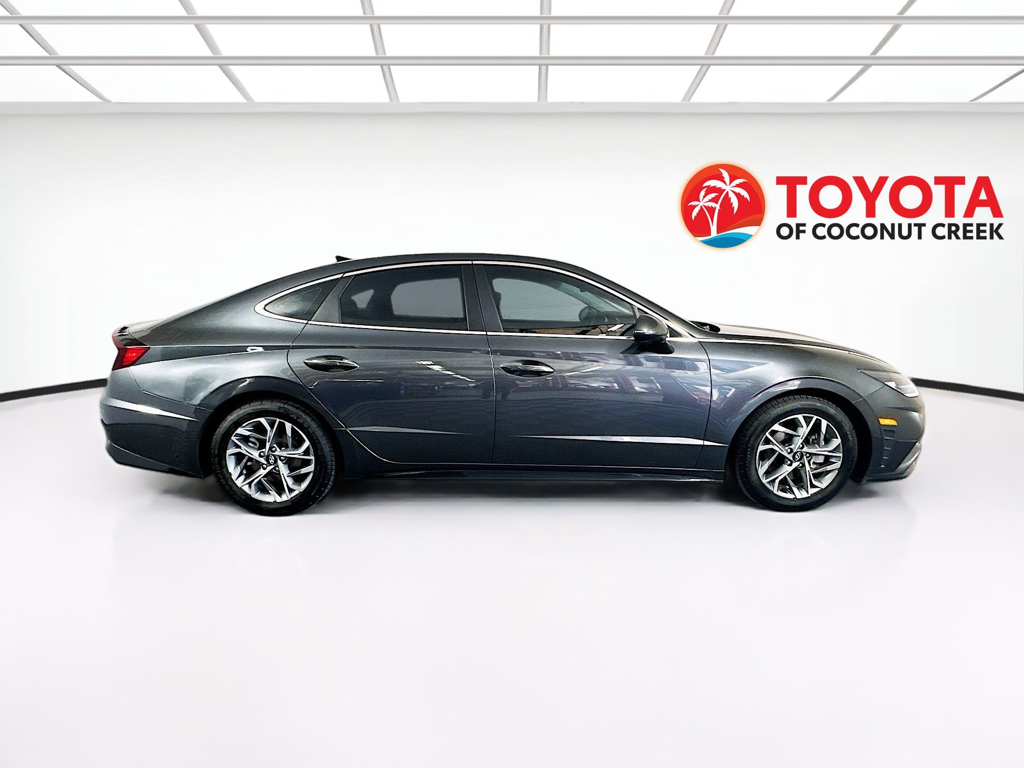 Used 2023 Hyundai Sonata SEL w/ Convenience Package FWD image 2
