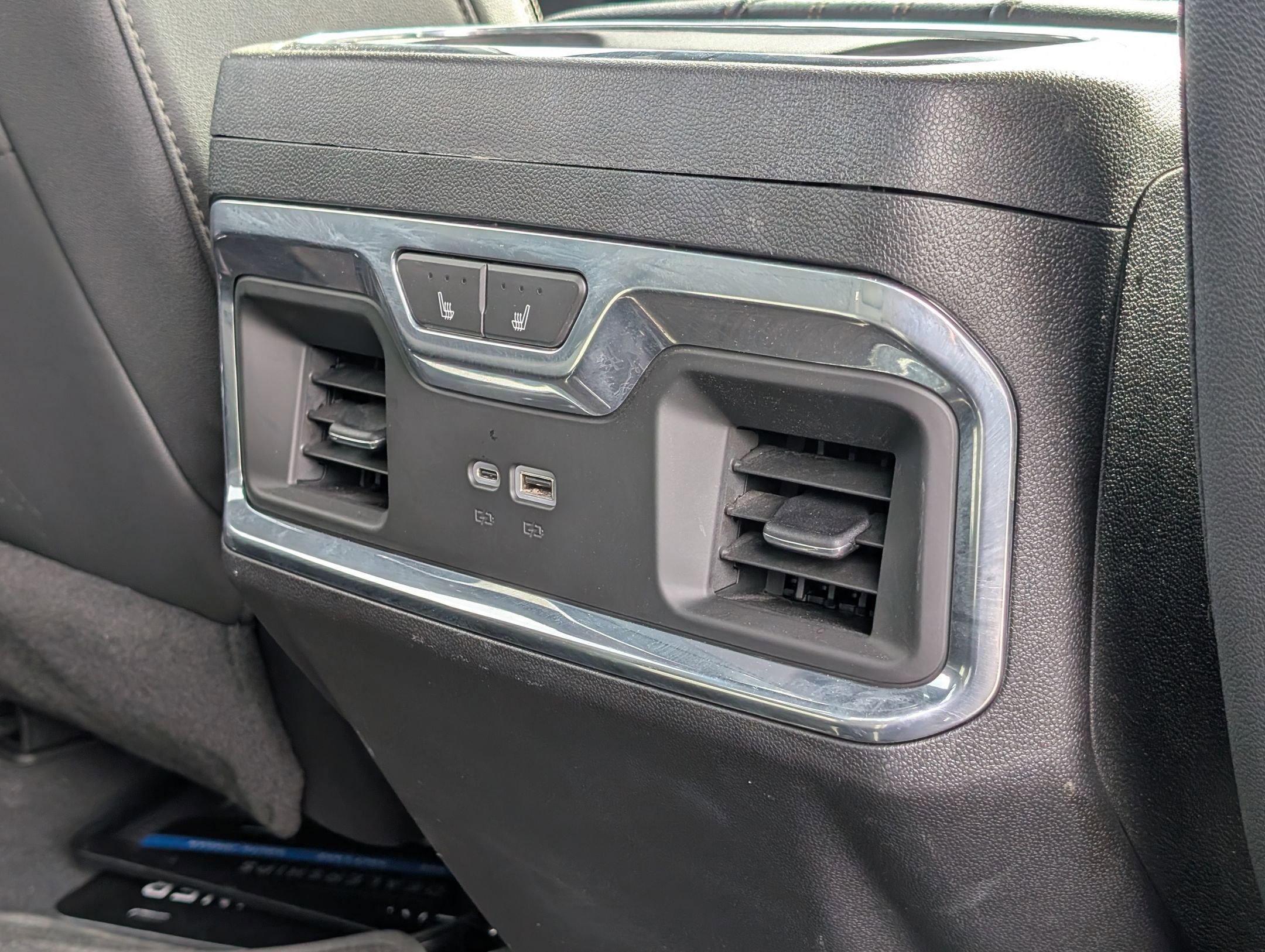 Certified 2024 Chevrolet Silverado 3500 High Country w/ Technology Package image 27