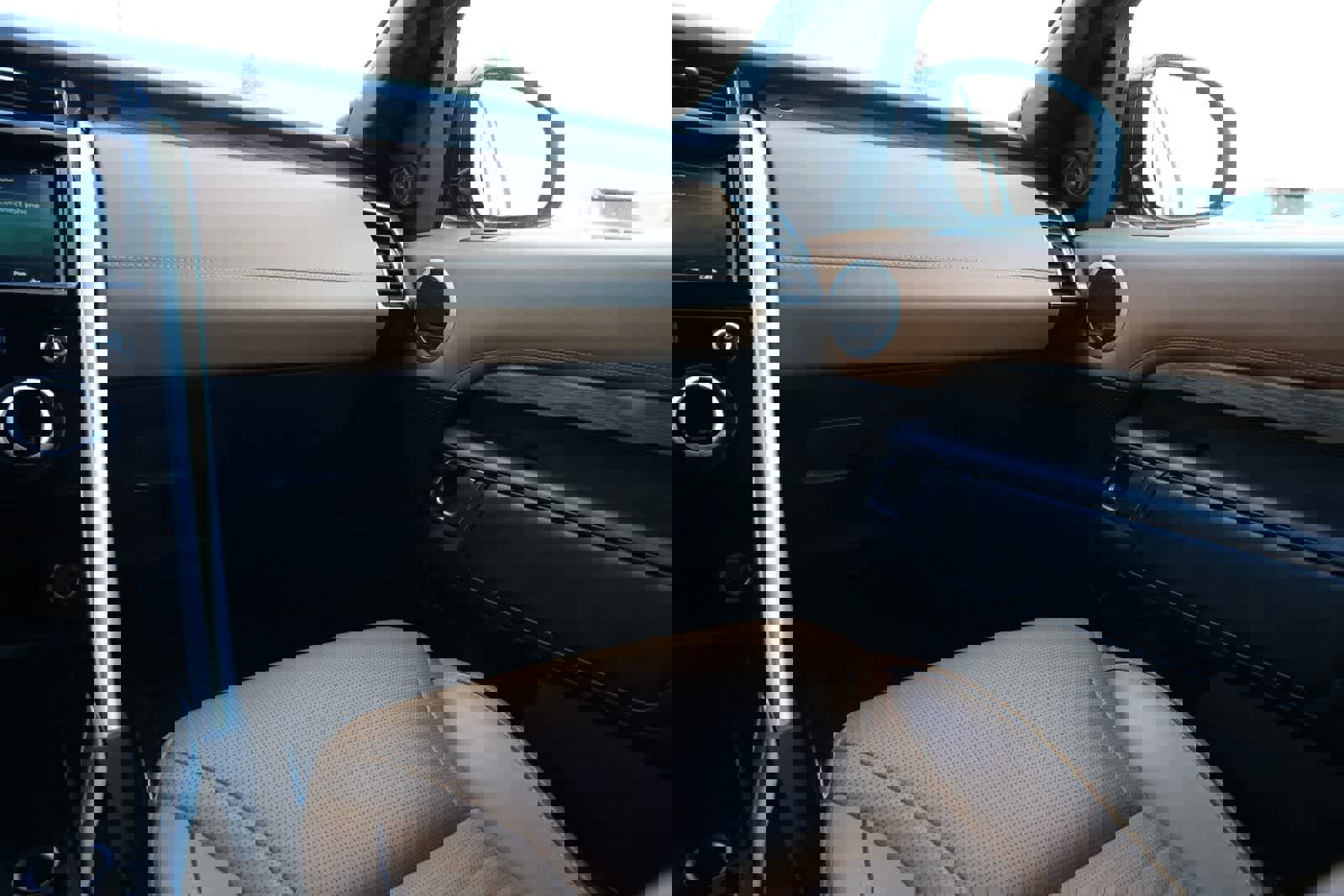 Used 2017 Land Rover Discovery HSE Luxury image 8