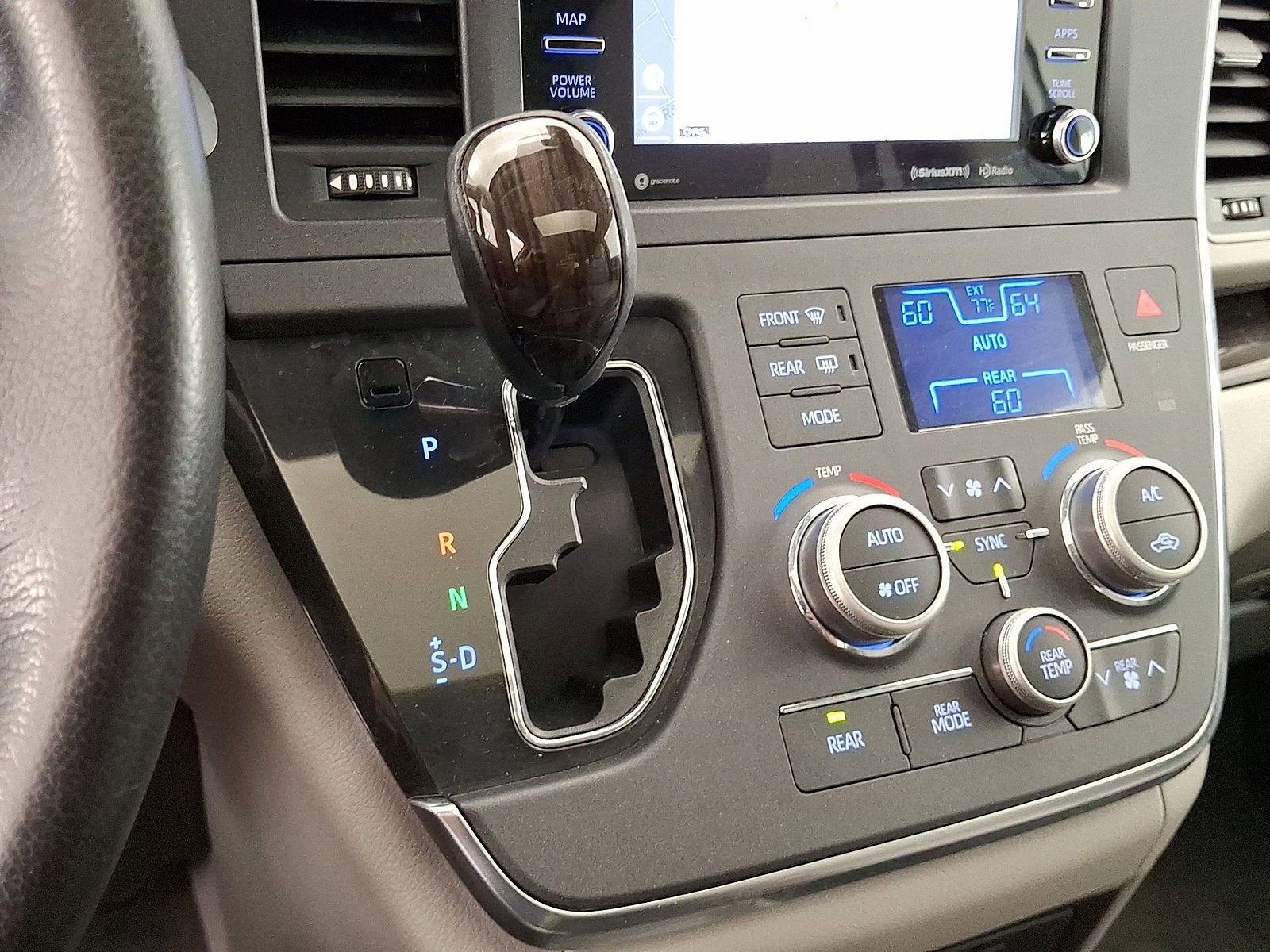 Certified 2019 Toyota Sienna XLE w/ XLE Navigation Package FWD image 12
