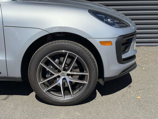 Used 2026 Porsche Macan AWD/4WD image 9