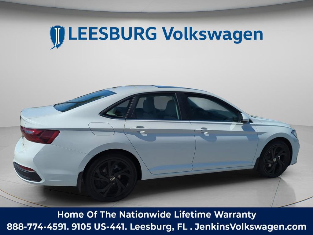 New 2026 Volkswagen Jetta SE image 5
