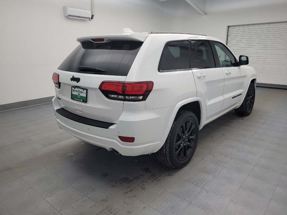 Used 2019 Jeep Grand Cherokee Altitude image 9