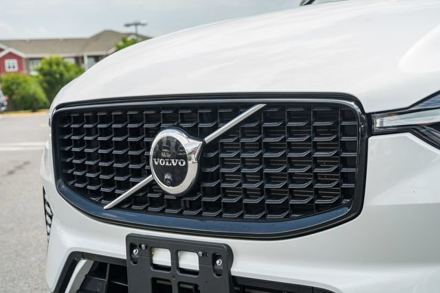 Certified 2023 Volvo XC60 T8 Plus w/ Climate Package AWD/4WD image 12