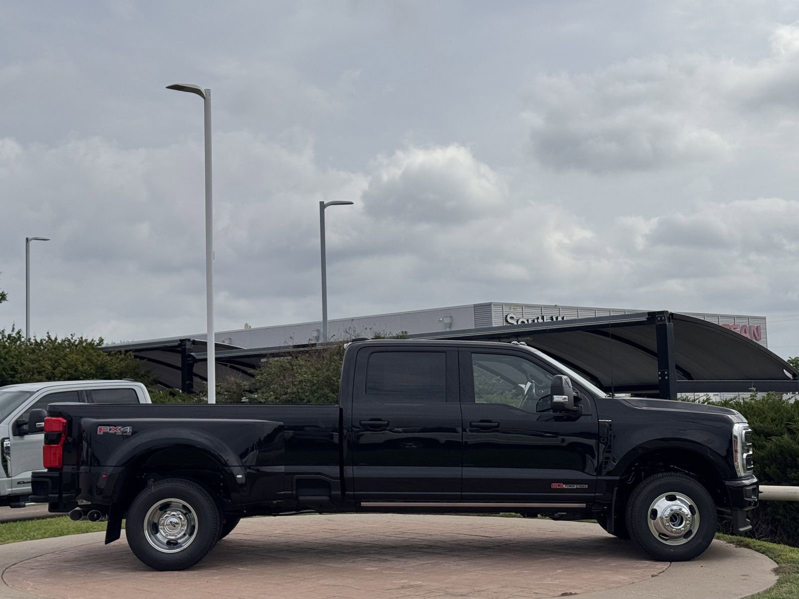New 2026 Ford F350 Platinum image 3