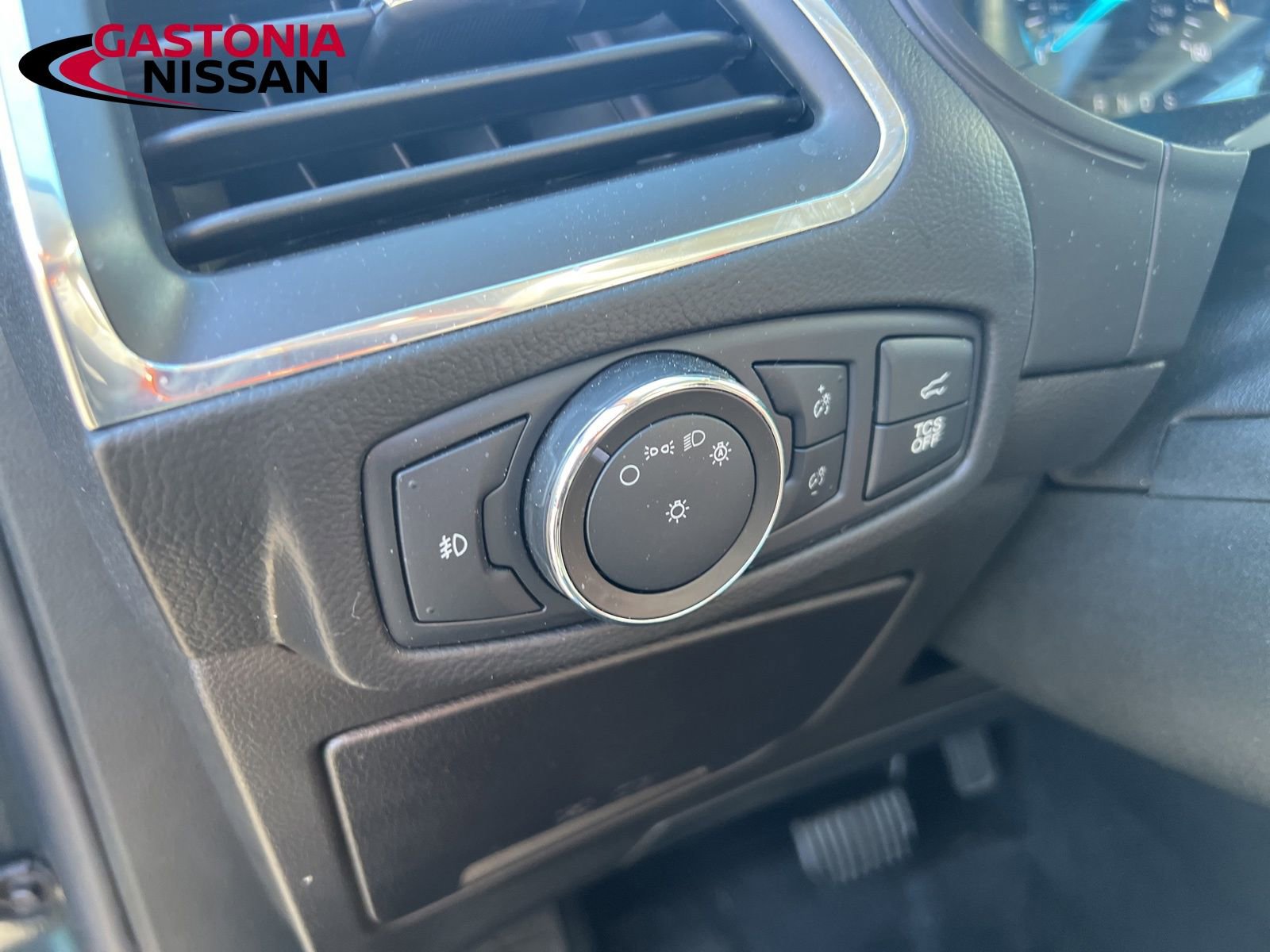 Used 2022 Ford Edge Titanium image 45