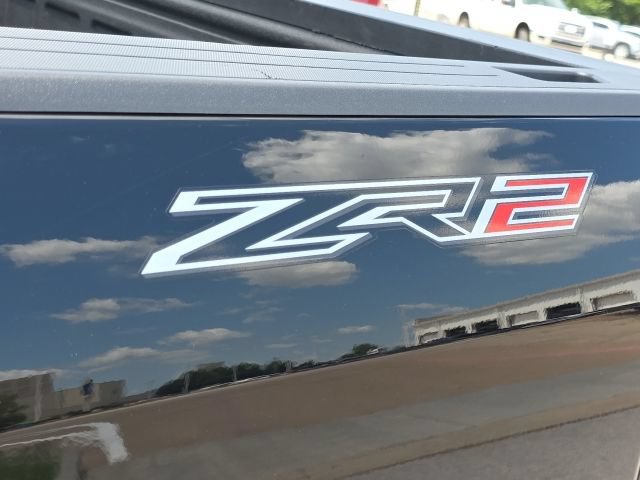 Used 2021 Chevrolet Colorado ZR2 w/ ZR2 Midnight Special Edition AWD/4WD image 12