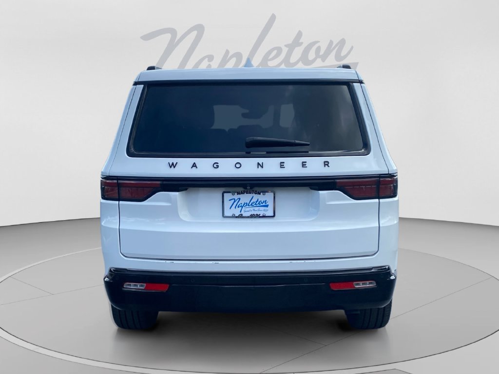 Used 2023 Jeep Wagoneer Series II RWD image 4