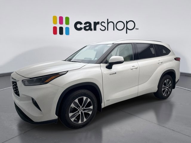 Used 2021 Toyota Highlander XLE AWD/4WD image 1