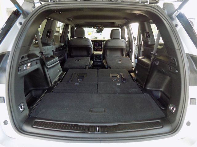 New 2024 Jeep Grand Cherokee L Altitude AWD/4WD image 30