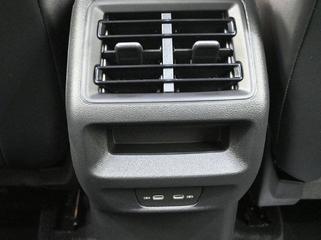 Used 2026 Volkswagen Tiguan SE R-Line AWD/4WD image 21