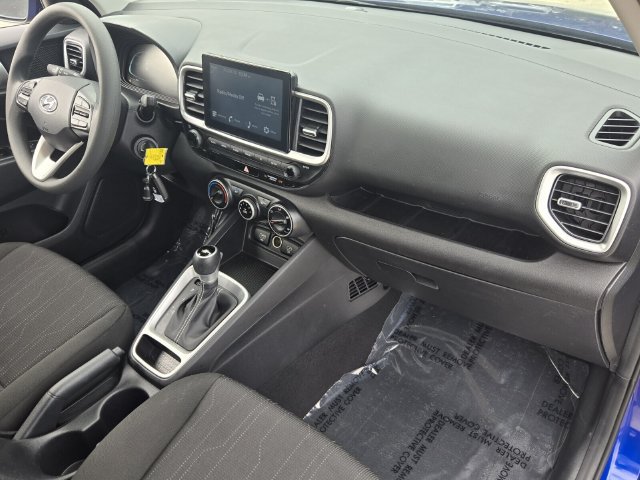 Used 2024 Hyundai Venue SE FWD image 17