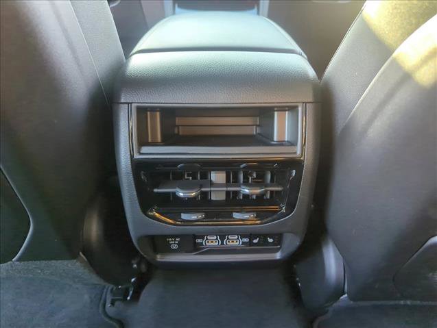 Used 2025 Jeep Grand Cherokee Limited w/ Trailer Tow Package RWD image 15