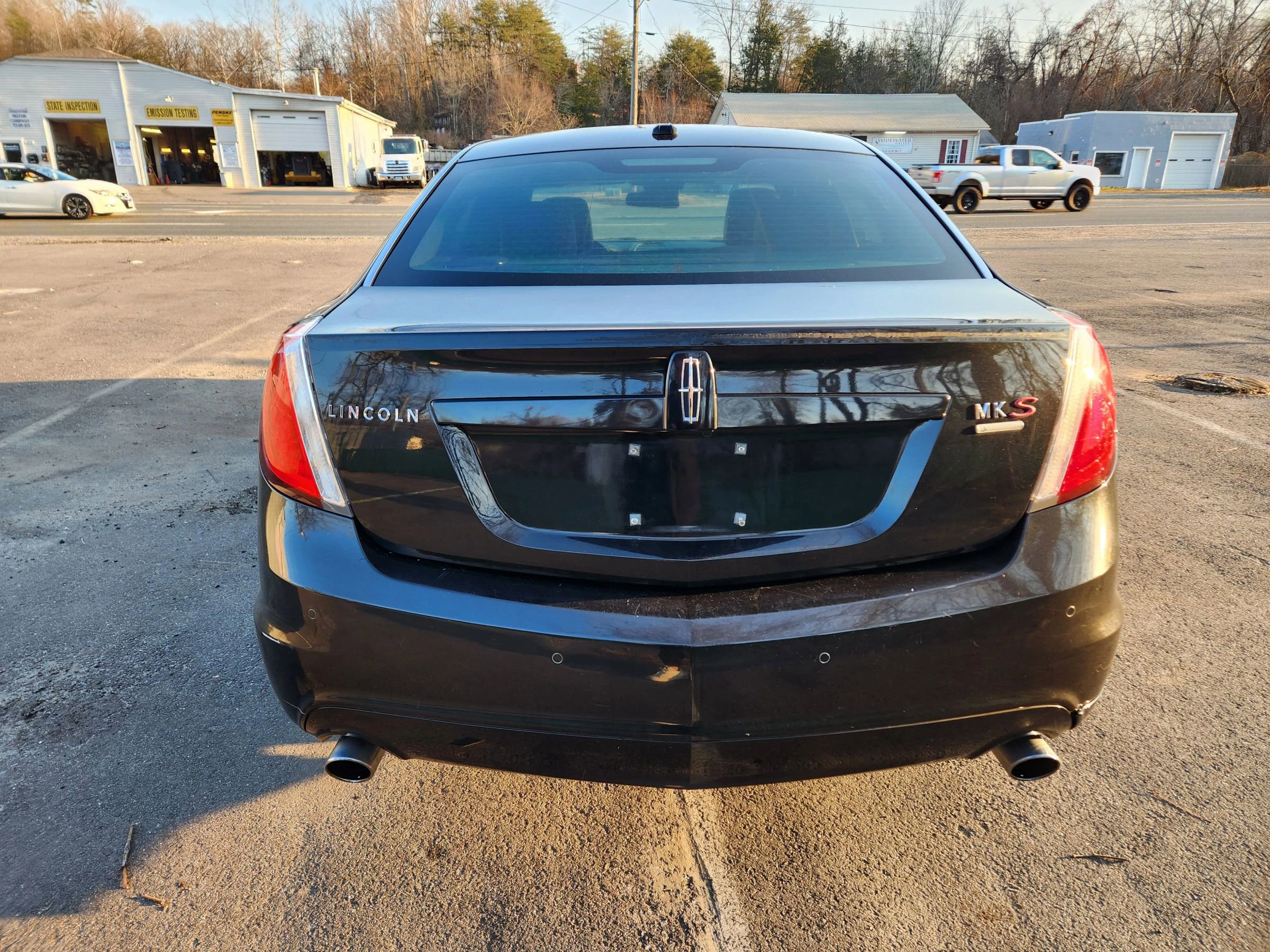 Used 2012 Lincoln MKS AWD image 9