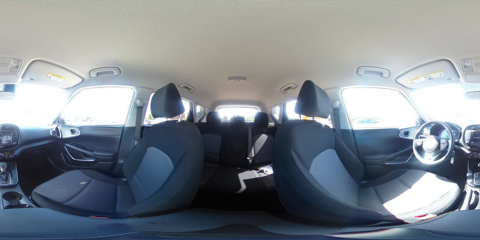 Used 2025 Kia Soul LX w/ LX Technology Package FWD image 39
