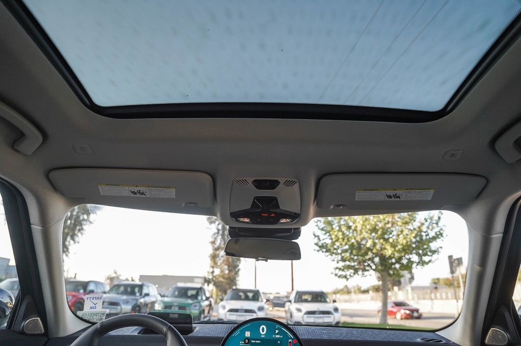 Used 2025 MINI Cooper Countryman S w/ Comfort Package Max image 17