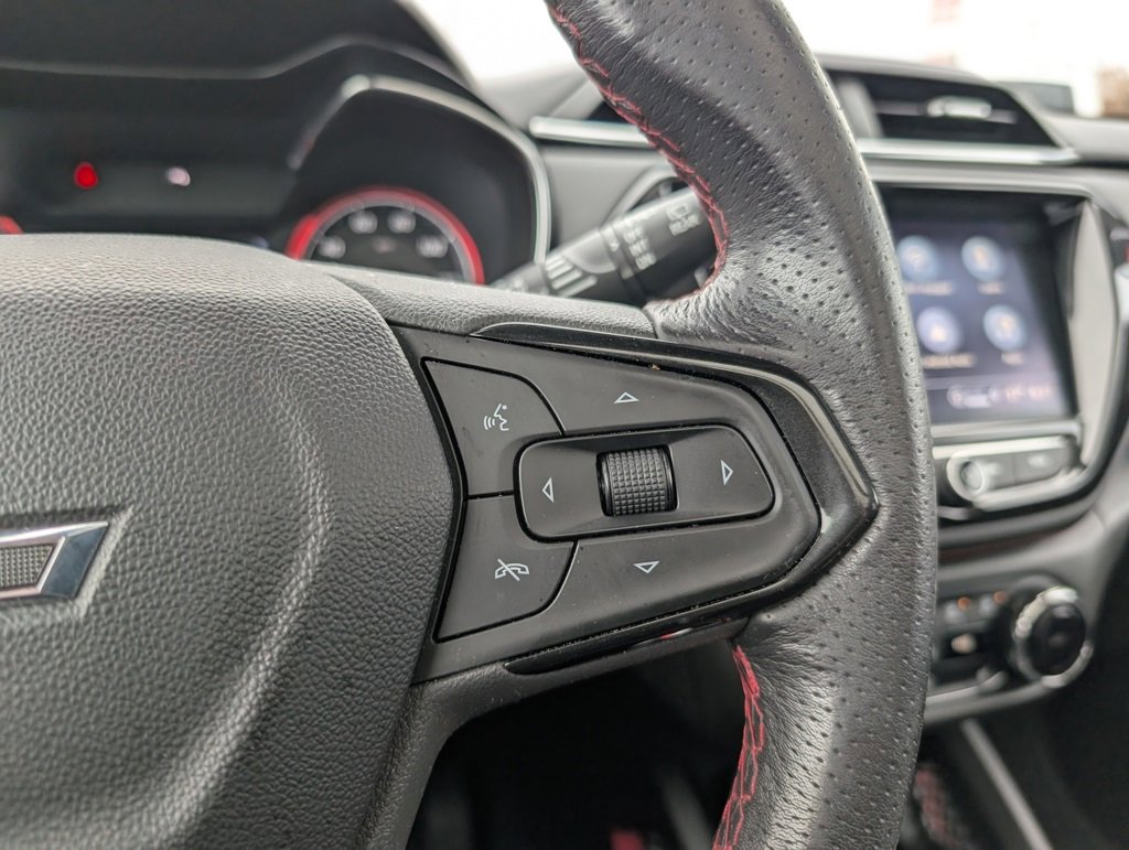 Used 2021 Chevrolet TrailBlazer RS w/ Sun and Liftgate Package image 13