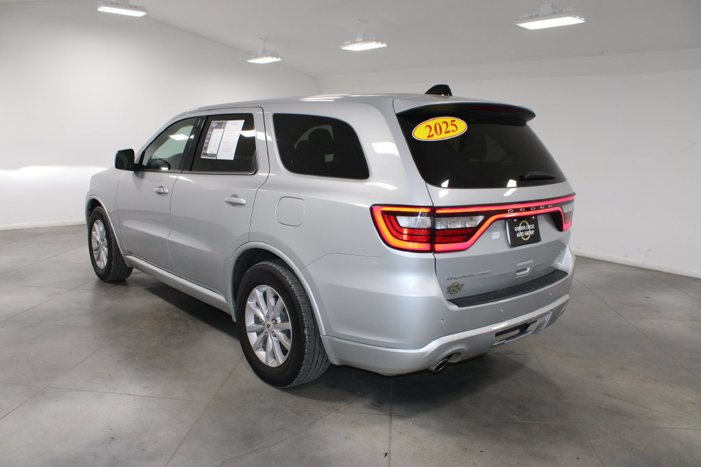 Used 2025 Dodge Durango GT RWD image 7
