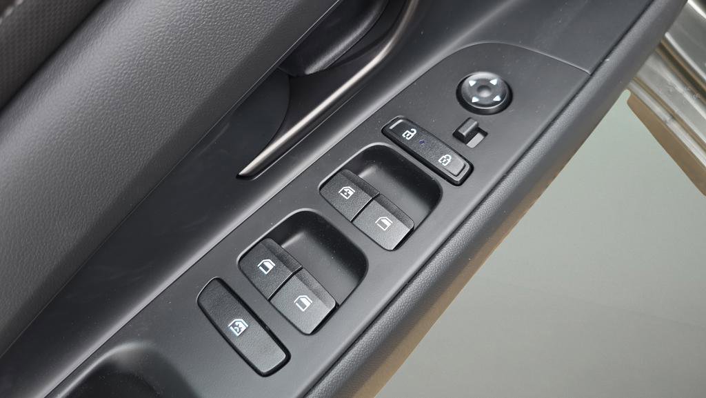 New 2026 Hyundai Elantra Sport FWD image 9